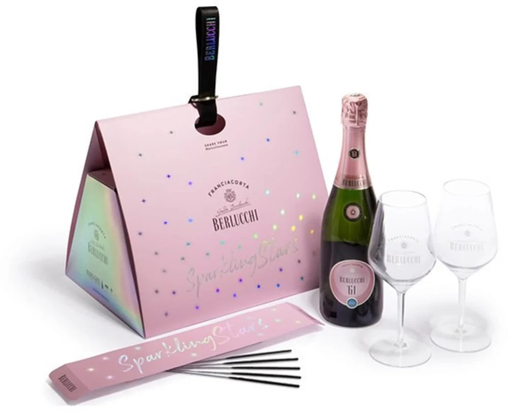 Pjenušac Berlucchi Franciacorta 61 Rose poklon kutija + 2 čaše i prskalice 0,75 L