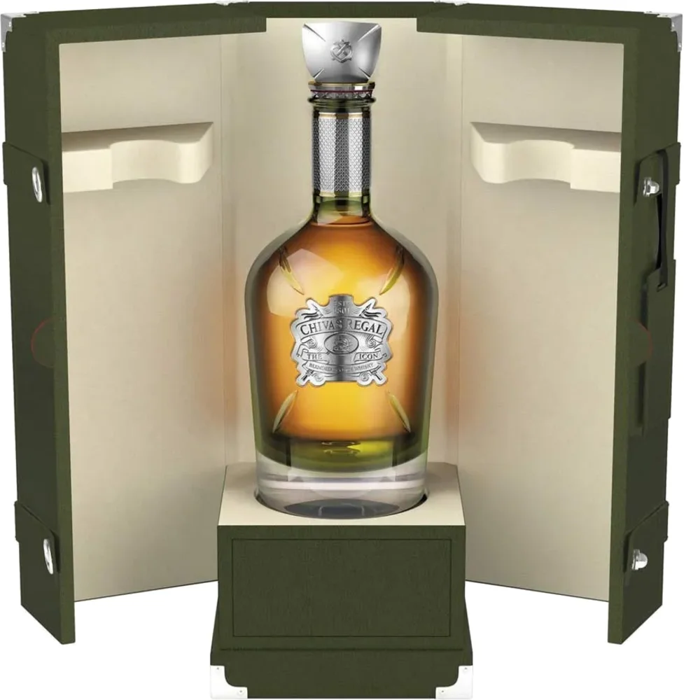 Škotski viski Chivas Regal The Icon poklon kutija 0,7 L